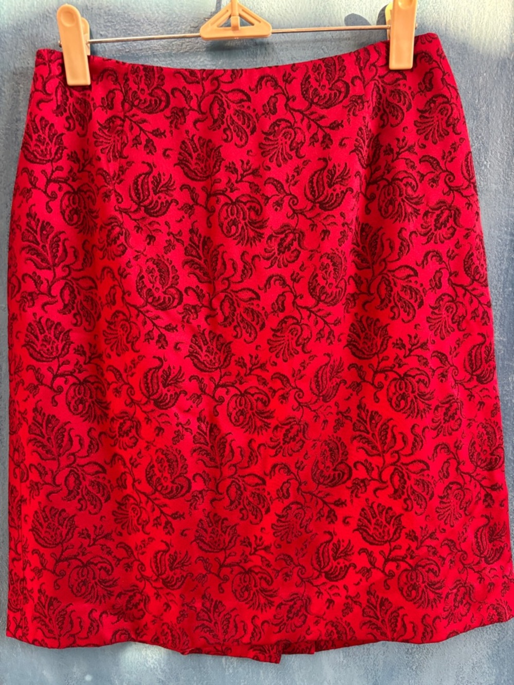 Women's Red Floral Jacquard Pencil Skirt